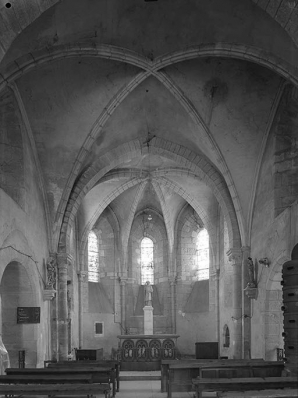 Vue intérieure vers le choeur, voûte d'ogives. © Région Bourgogne-Franche-Comté, Inventaire du patrimoine