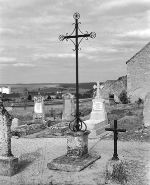 Croix de cimetière. © Région Bourgogne-Franche-Comté, Inventaire du patrimoine