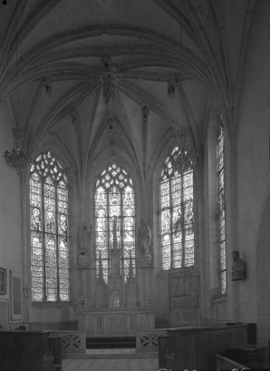 Vue intérieure vers le choeur. Voûte d'ogives, autel. © Région Bourgogne-Franche-Comté, Inventaire du patrimoine