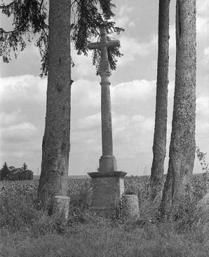 Croix de chemin. © Région Bourgogne-Franche-Comté, Inventaire du patrimoine