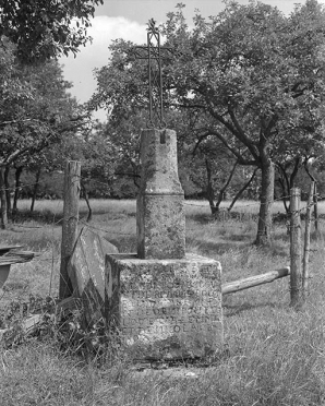 Croix de chemin. © Région Bourgogne-Franche-Comté, Inventaire du patrimoine