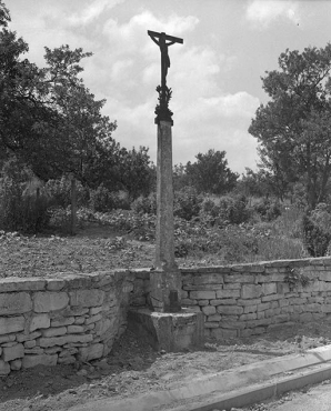 Croix de chemin. © Région Bourgogne-Franche-Comté, Inventaire du patrimoine