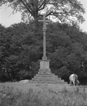 Croix de chemin. © Région Bourgogne-Franche-Comté, Inventaire du patrimoine