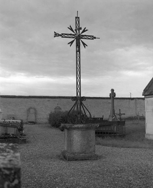 Croix de cimetière. © Région Bourgogne-Franche-Comté, Inventaire du patrimoine