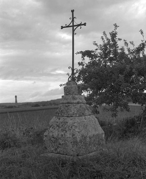 Croix de chemin. © Région Bourgogne-Franche-Comté, Inventaire du patrimoine