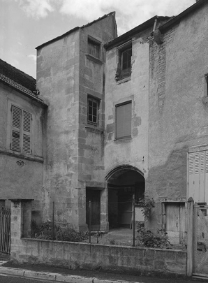 Maison et corps de passage. Façades sur rue. © Région Bourgogne-Franche-Comté, Inventaire du patrimoine