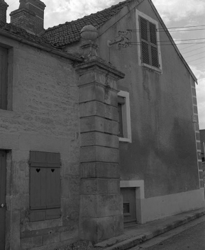 Pilier de l'ancienne porte de ville. © Région Bourgogne-Franche-Comté, Inventaire du patrimoine