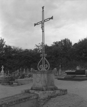 Croix de cimetière. © Région Bourgogne-Franche-Comté, Inventaire du patrimoine