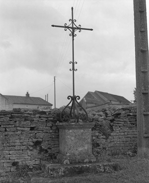 Croix de chemin. © Région Bourgogne-Franche-Comté, Inventaire du patrimoine