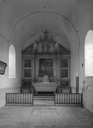 Vue intérieure. Choeur liturgique avec autel et retable. © Région Bourgogne-Franche-Comté, Inventaire du patrimoine