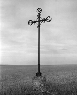 Croix de chemin, dite La Croix Rouge. © Région Bourgogne-Franche-Comté, Inventaire du patrimoine