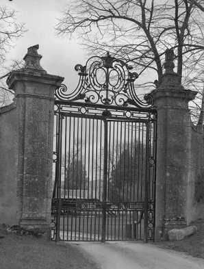 Portail avec grille. © Région Bourgogne-Franche-Comté, Inventaire du patrimoine