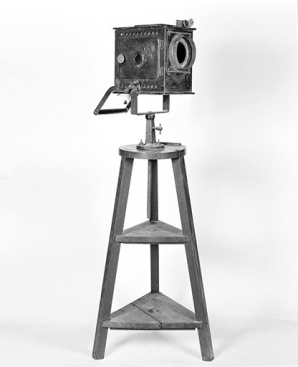 Accessoire d'éclairage, 1988 : projecteur. © Région Bourgogne-Franche-Comté, Inventaire du patrimoine