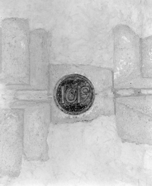 Nef : clef de voûte de la première travée portant la date 1619 © Région Bourgogne-Franche-Comté, Inventaire du patrimoine Nef : clef de voûte de la première travée portant la date 1619 © Région Bourgogne-Franche-Comté, Inventaire du patrimoine