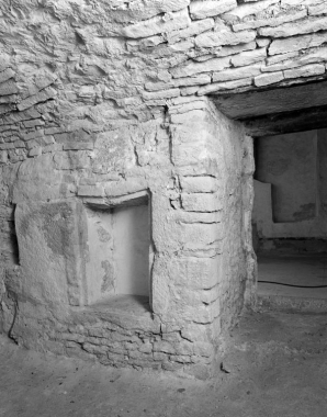 Ossuaire, à droite de la chapelle Saint-Bernard, sous le bras gauche du transept © Région Bourgogne-Franche-Comté, Inventaire du patrimoine Ossuaire, à droite de la chapelle Saint-Bernard, sous le bras gauche du transept © Région Bourgogne-Franche-Comté, Inventaire du patrimoine