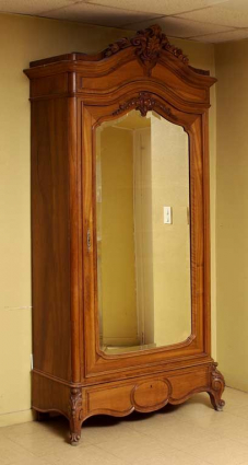 Armoire n° 6 : vue d'ensemble. © Région Bourgogne-Franche-Comté, Inventaire du patrimoine Armoire n° 6 : vue d'ensemble. © Région Bourgogne-Franche-Comté, Inventaire du patrimoine