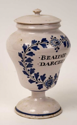Vue d'ensemble d'un pot. © Région Bourgogne-Franche-Comté, Inventaire du patrimoine Vue d'ensemble d'un pot. © Région Bourgogne-Franche-Comté, Inventaire du patrimoine