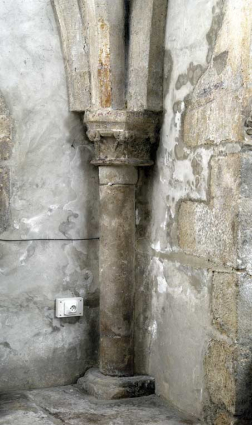 Chapelle dite des fondateurs : travée postérieure, colonne antérieure droite. © Région Bourgogne-Franche-Comté, Inventaire du patrimoine
