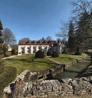 Vue du parc à l'ouest des bâtiments conventuels. © Région Bourgogne-Franche-Comté, Inventaire du patrimoine