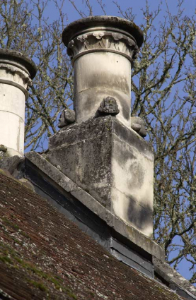 Bâtiment du réfectoire : souche de cheminée néo-gothique. © Région Bourgogne-Franche-Comté, Inventaire du patrimoine Bâtiment du réfectoire : souche de cheminée néo-gothique. © Région Bourgogne-Franche-Comté, Inventaire du patrimoine