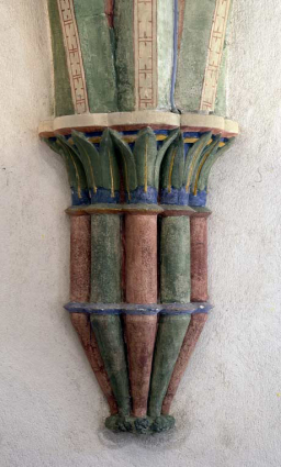 Partie sud de l'aile orientale : salle Garnier II de Sombernon, console fasciculée et chapiteau à feuilles d'eau. © Région Bourgogne-Franche-Comté, Inventaire du patrimoine