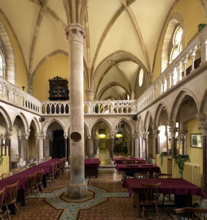 Bâtiment du réfectoire : réfectoire néo-gothique (vue prise du nord). © Région Bourgogne-Franche-Comté, Inventaire du patrimoine