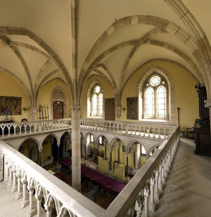 Bâtiment du réfectoire : réfectoire néo-gothique (vue prise depuis l'angle sud-ouest de la galerie haute). © Région Bourgogne-Franche-Comté, Inventaire du patrimoine
