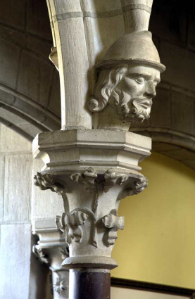 Bâtiment du réfectoire : réfectoire néo-gothique, décor sculpté. © Région Bourgogne-Franche-Comté, Inventaire du patrimoine