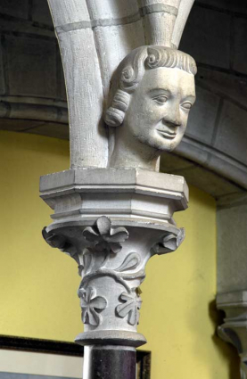 Bâtiment du réfectoire : réfectoire néo-gothique, décor sculpté. © Région Bourgogne-Franche-Comté, Inventaire du patrimoine