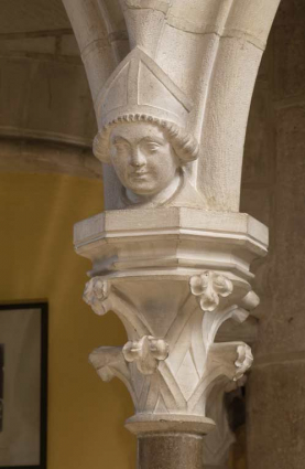 Bâtiment du réfectoire : réfectoire néo-gothique, décor sculpté. © Région Bourgogne-Franche-Comté, Inventaire du patrimoine
