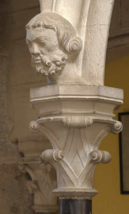 Bâtiment du réfectoire : réfectoire néo-gothique, décor sculpté. © Région Bourgogne-Franche-Comté, Inventaire du patrimoine