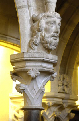 Bâtiment du réfectoire : partie sud du bâtiment, vestibule : décor néo-gothique. © Région Bourgogne-Franche-Comté, Inventaire du patrimoine