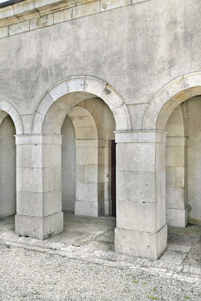 Porche. © Région Bourgogne-Franche-Comté, Inventaire du patrimoine