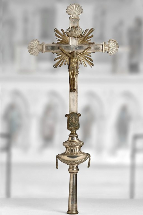 Vue d'ensemble d'une croix de procession. © Région Bourgogne-Franche-Comté, Inventaire du patrimoine