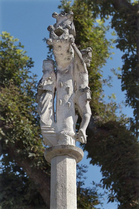 Détail : profil de la croix. © Région Bourgogne-Franche-Comté, Inventaire du patrimoine