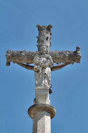 Détail : Vierge à l'Enfant, de face. © Région Bourgogne-Franche-Comté, Inventaire du patrimoine