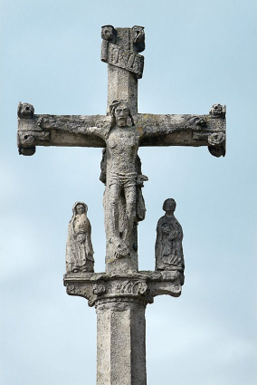 Détail : face antérieure de la croix, de face. © Région Bourgogne-Franche-Comté, Inventaire du patrimoine