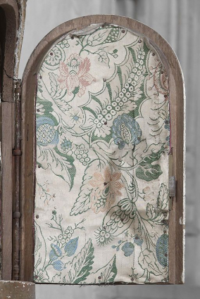 Détail : revers de la porte du tabernacle. © Région Bourgogne-Franche-Comté, Inventaire du patrimoine