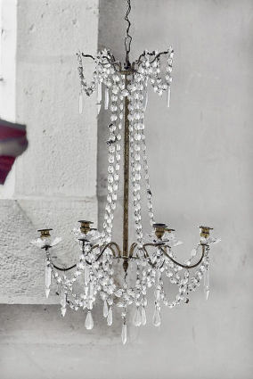 Lustre de la chapelle sud. © Région Bourgogne-Franche-Comté, Inventaire du patrimoine