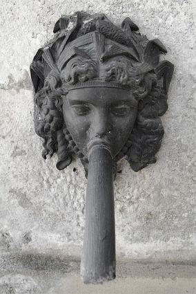 Détail : tête de naïade. © Région Bourgogne-Franche-Comté, Inventaire du patrimoine