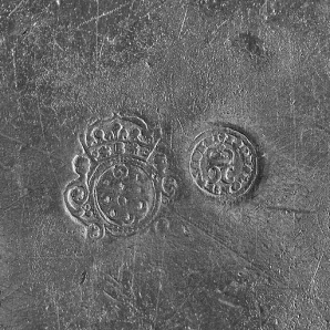 Assiette n° 02/00365, 1 : détail des poinçons. © Région Bourgogne-Franche-Comté, Inventaire du patrimoine