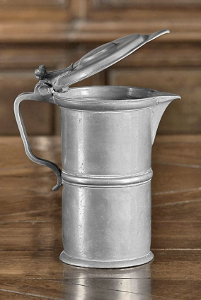 Vue d'ensemble du pichet n° 02/00356. © Région Bourgogne-Franche-Comté, Inventaire du patrimoine