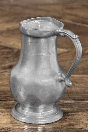 Vue d'ensemble du pot à eau n° 02/00388, 7. © Région Bourgogne-Franche-Comté, Inventaire du patrimoine