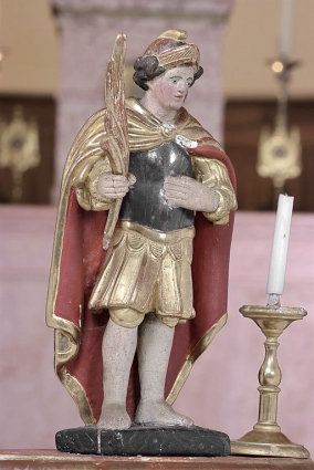 Détail : statuette vue de trois quarts. © Région Bourgogne-Franche-Comté, Inventaire du patrimoine