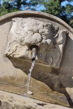 Détail de la fontaine. © Région Bourgogne-Franche-Comté, Inventaire du patrimoine