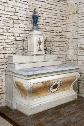 Autel du bras droit du transept, vue d'ensemble. © Région Bourgogne-Franche-Comté, Inventaire du patrimoine