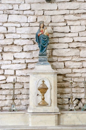 Autel du bras droit du transept, tabernacle. © Région Bourgogne-Franche-Comté, Inventaire du patrimoine