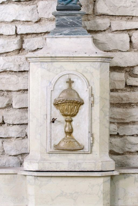 Autel du bras droit du transept, tabernacle. © Région Bourgogne-Franche-Comté, Inventaire du patrimoine