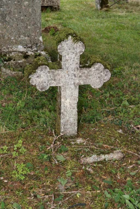 Croix funéraire, vue de face. © Région Bourgogne-Franche-Comté, Inventaire du patrimoine
