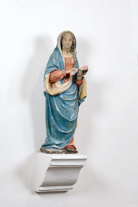 Vierge : vue de trois quarts droit © Région Bourgogne-Franche-Comté, Inventaire du patrimoine